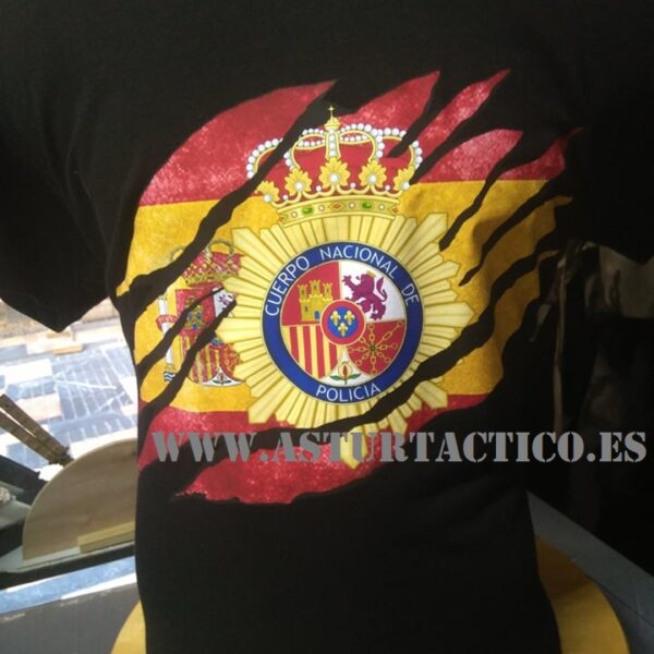 Camiseta Policia Nacional con bandera rasgada