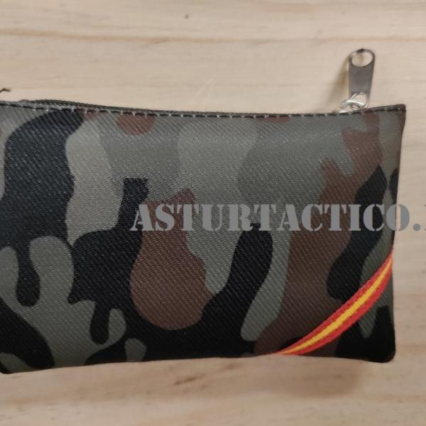 MONEDERO DE CAMUFLAJE Y BANDERA DE ESPAÑA